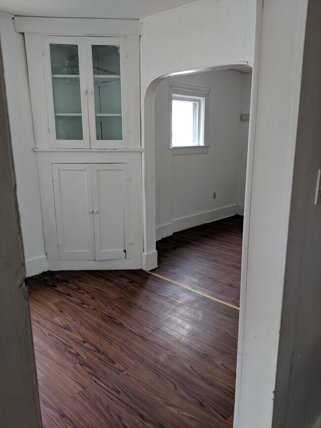 Building Photo - 4 bedroom house for rent
