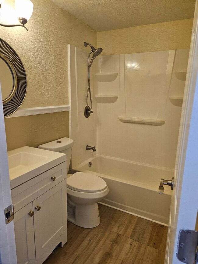 Building Photo - Charming 1-Bedroom, 1-Bathroom in 55+ Comm...