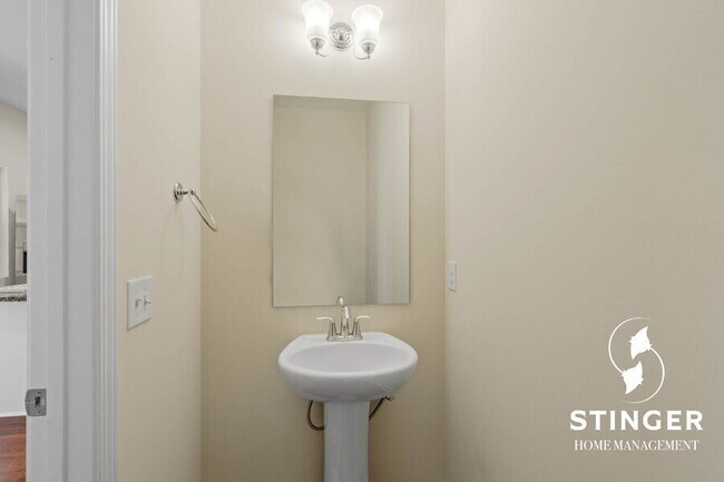 Building Photo - 204 Admiration Ave