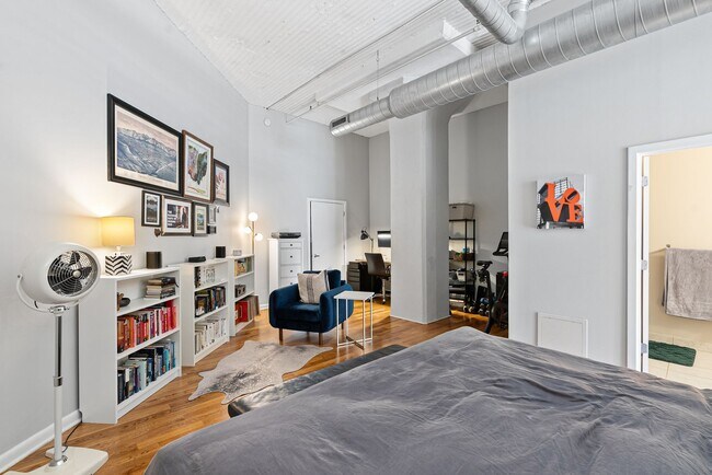 Building Photo - 2200 Arch St