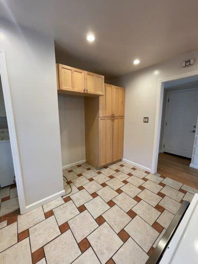 Building Photo - Cute Arden Park 2 Bedroom