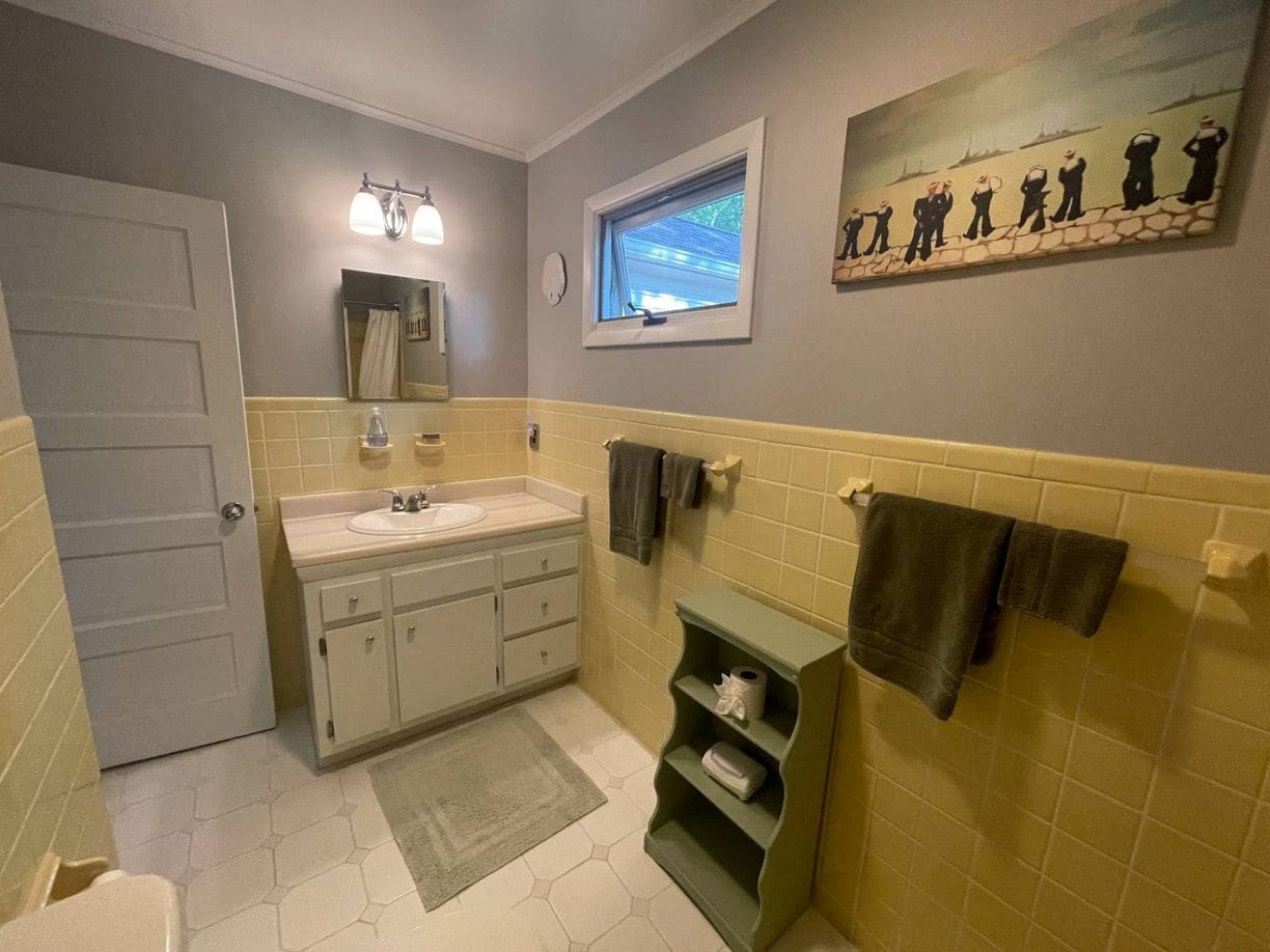 Building Photo - 91 Shore Rd