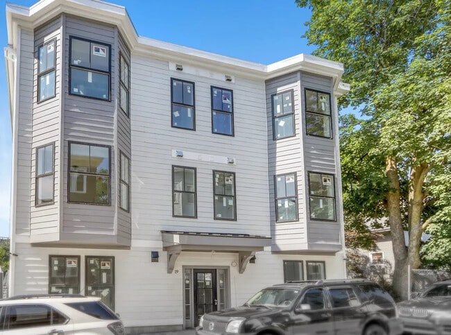 Building Photo - 19 W Tremlett St