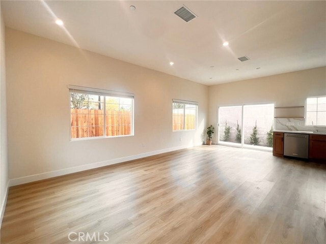 Building Photo - 1214 N Hidalgo Ave