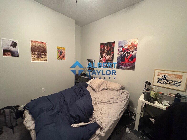 Building Photo - 998 Tremont St