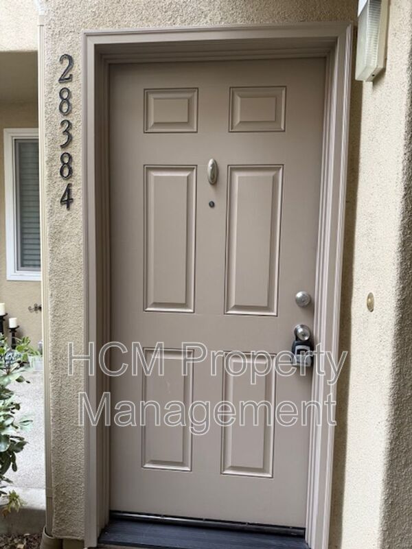 Building Photo - 28384 Pueblo Dr