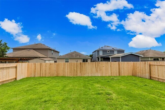 Building Photo - 4905 Hazelnut Ln