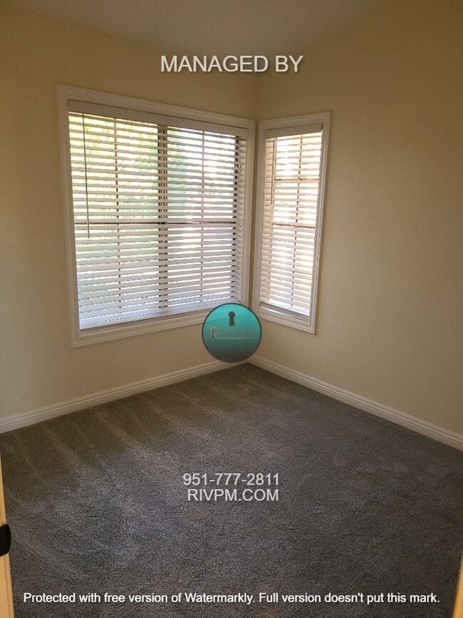 Building Photo - Beautiful home with great curb appeal!