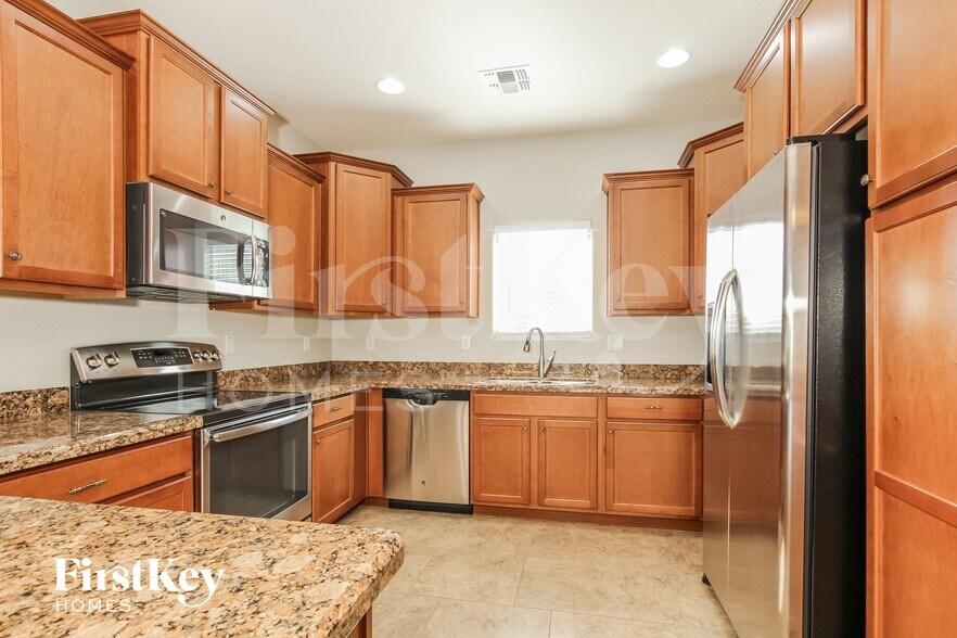 Building Photo - 18048 W Post Dr