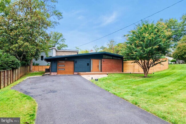 Building Photo - 3304 Brandy Ct