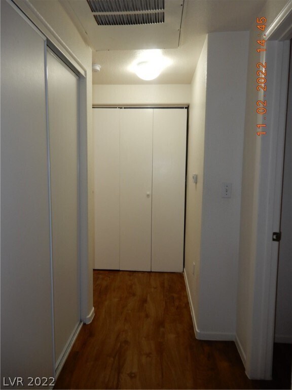 Building Photo - 5655 E Sahara Ave