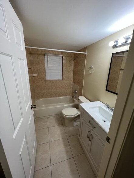 Building Photo - 4221 Oak Terrace Dr