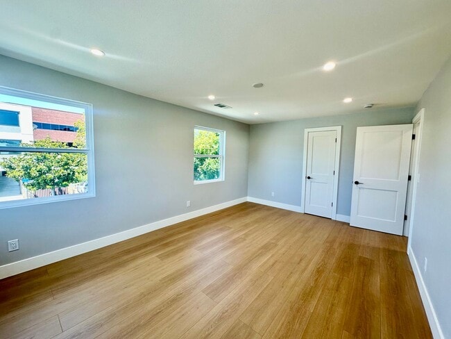 Building Photo - Beautiful, Brand New Sunnyvale Home -Walk ...
