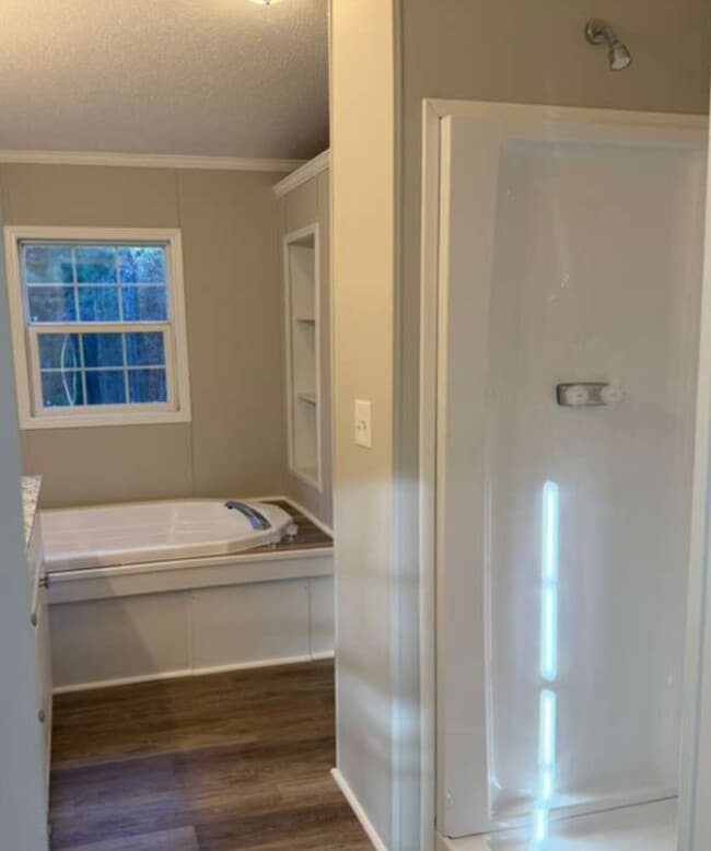 Building Photo - 379 Brookside Dr