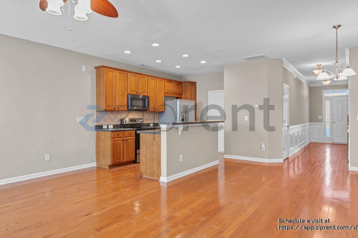 Building Photo - 237 Murray Glen Dr