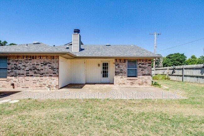 Building Photo - 1832 Michell Dr