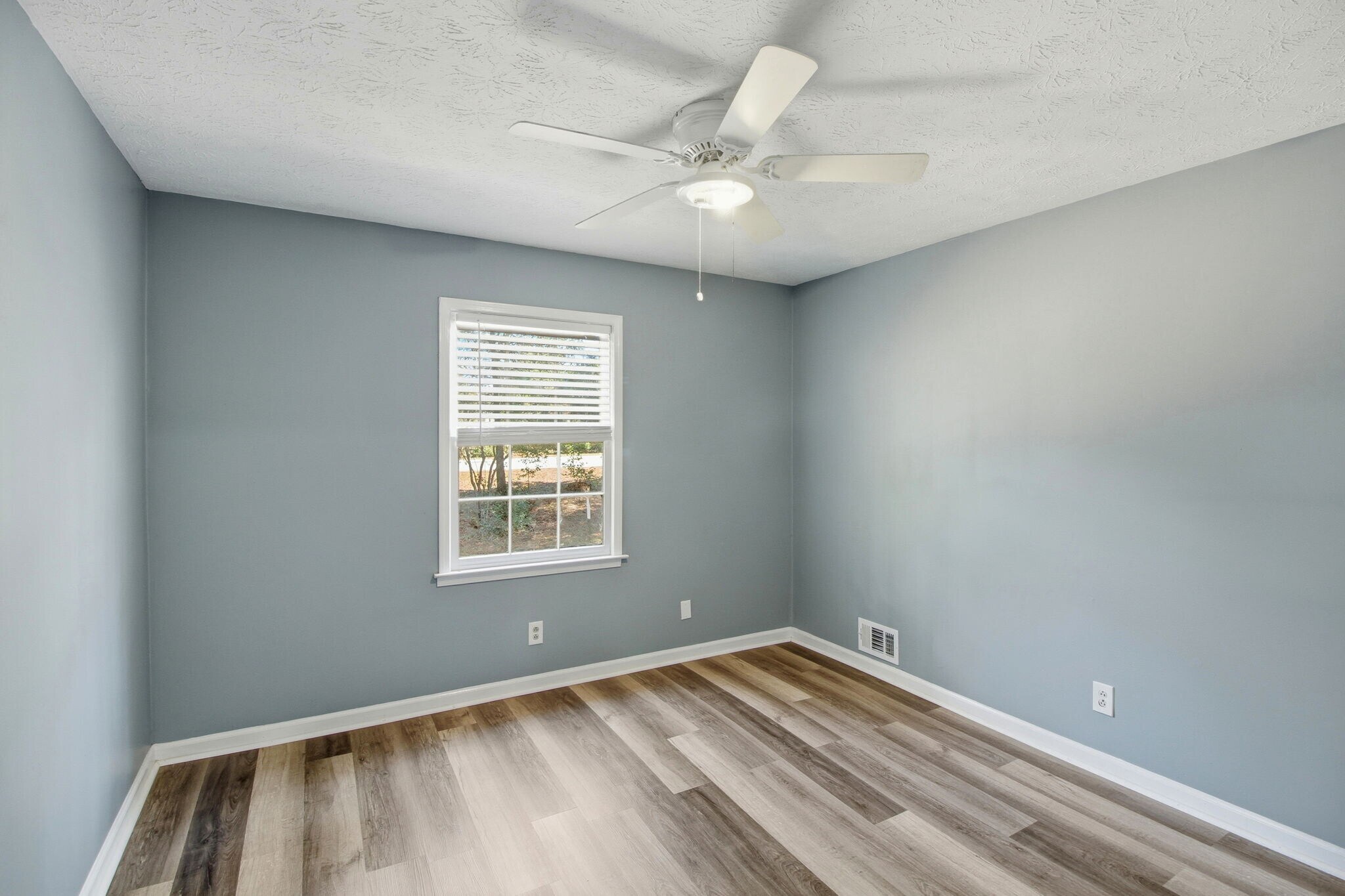 Building Photo - 1805 Highpoint Rd