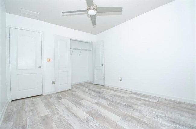 Building Photo - 162 Townview Dr