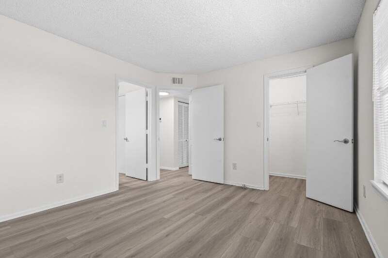 Building Photo - 1125 Crystal Way