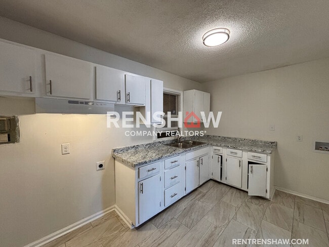 Building Photo - 3634 McDuff Ave