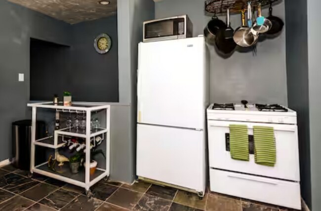 Building Photo - 1242 S 300 E