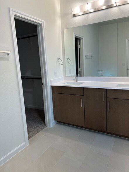 Building Photo - 1243 Mill Pl