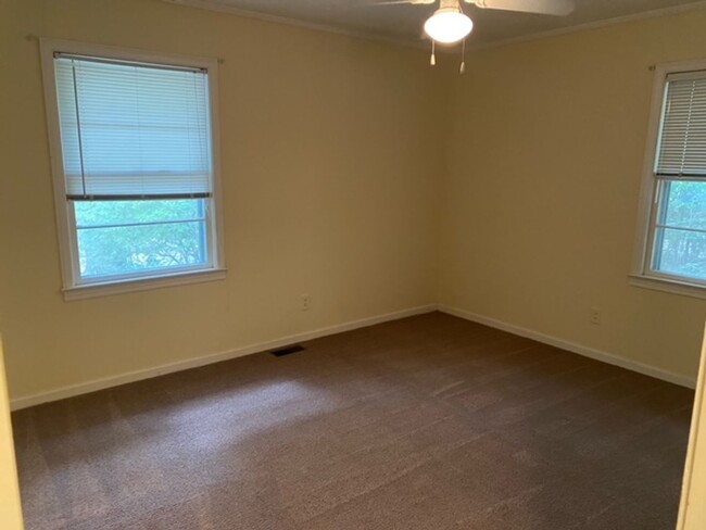 Building Photo - 3 Bedroom / 1.5 Bathroom home in Valdosta