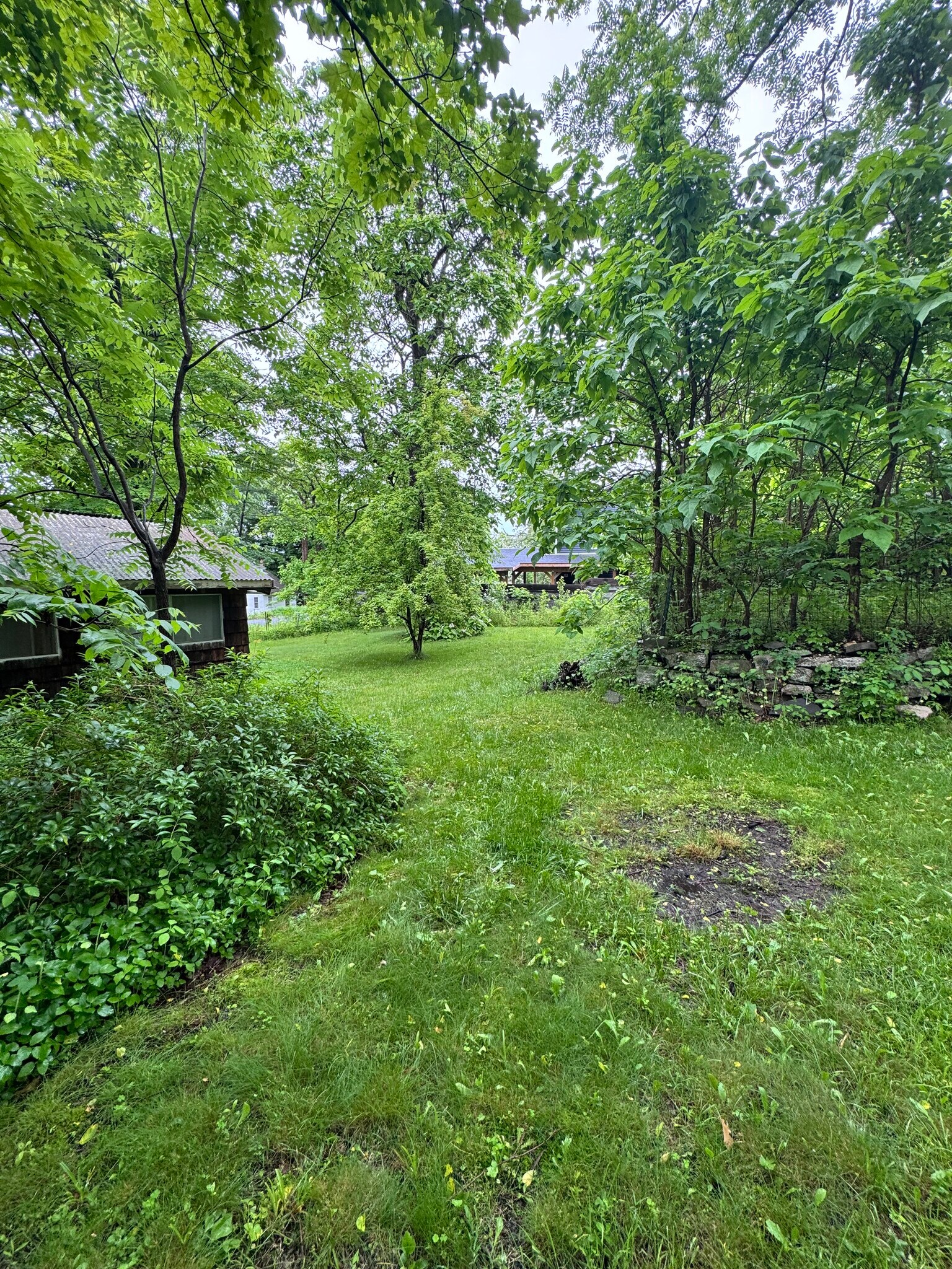 Building Photo - 204 Maple Ave