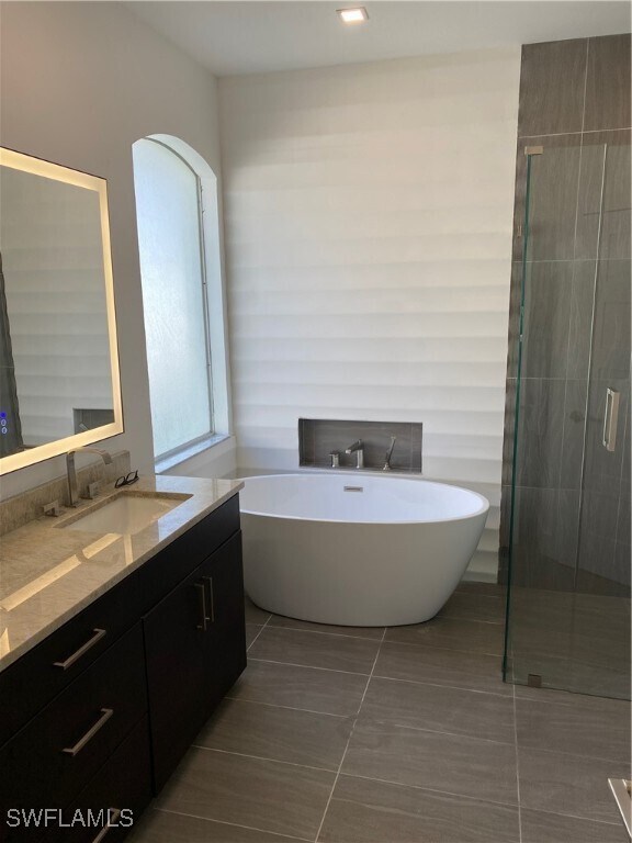 Building Photo - 5717 Lago Villaggio Way