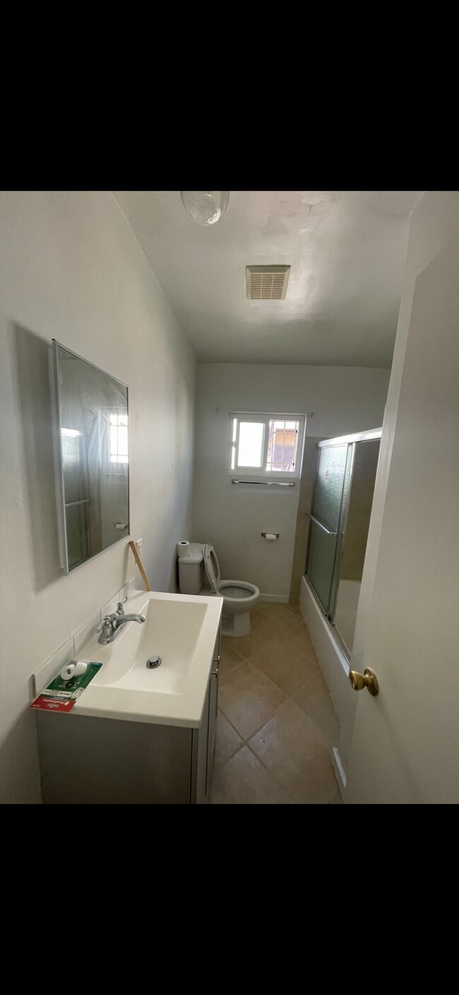 Building Photo - 10513 Crenshaw Blvd