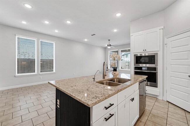 Building Photo - 6602 Albany Forest Ct