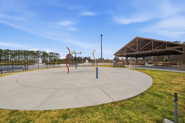 Building Photo - 1617 Catbird Ln