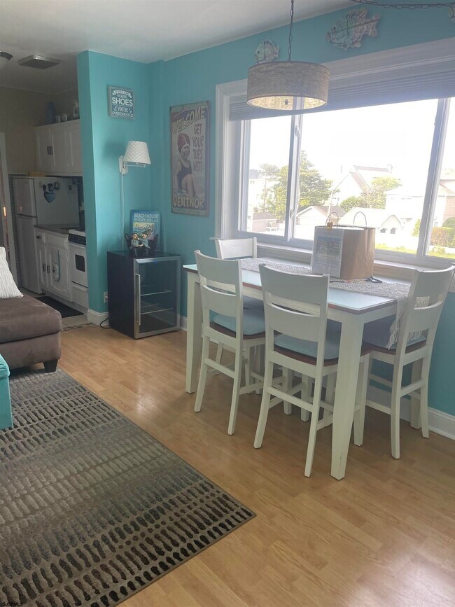 Building Photo - 6100 Boardwalk