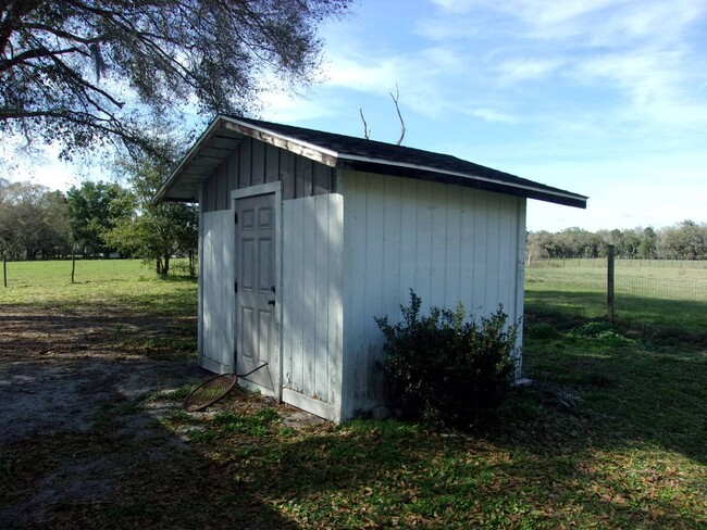 Building Photo - Adorable 2 Bedroom Mobile