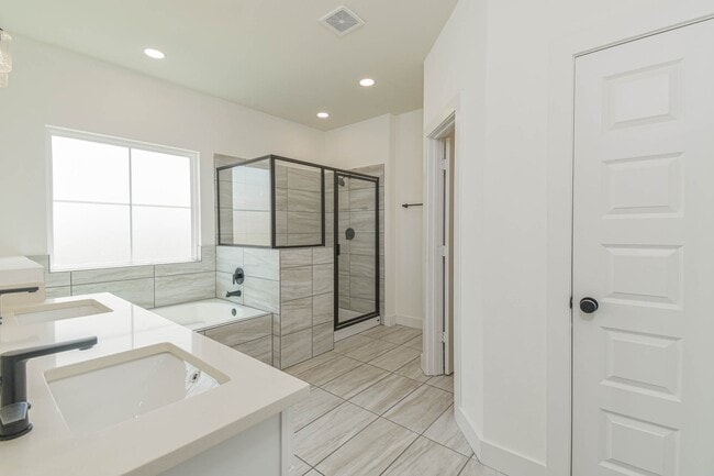 Building Photo - 16571 Oasis Glade Dr