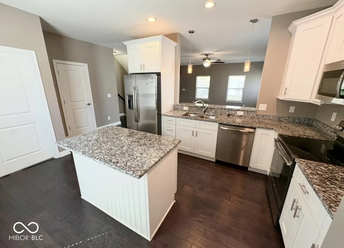 kitchen - 6157 Winthrop Ave