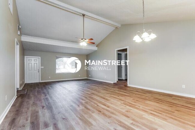 Building Photo - 3 Bedroom Pet-Friendly Home in Fort Myers, FL with Main Street Renewal