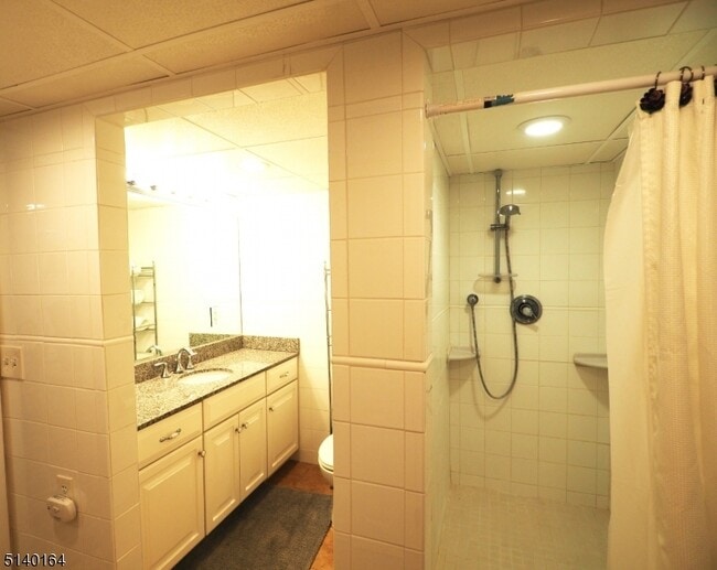 Building Photo - 5 Alma Ave