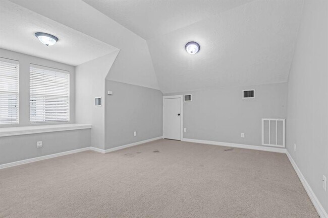 Building Photo - 13527 Brookbluff Ln