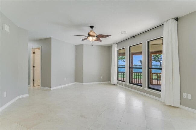 Building Photo - 106 Agarita Dr