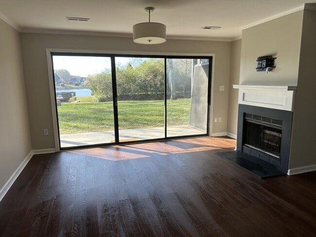 Building Photo - WATERFRONT: 2 BR 2 Bath Ground Level Condo