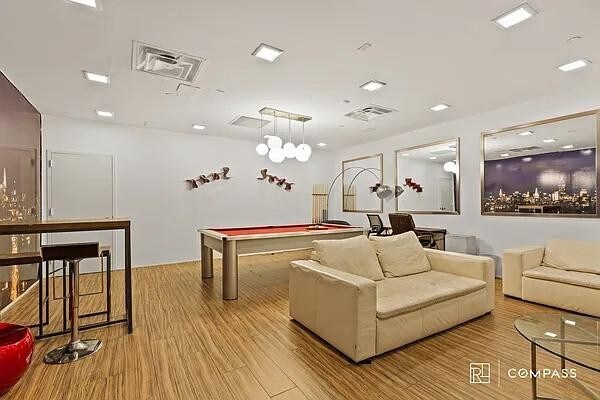 Building Photo - 50 Franklin St