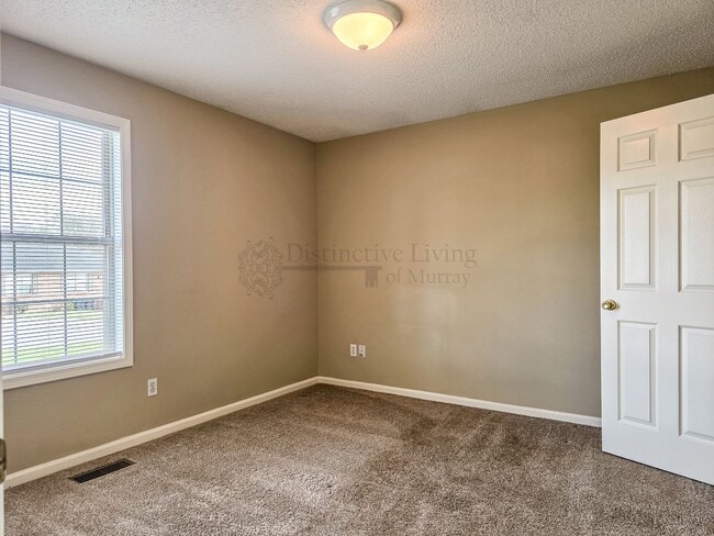 Building Photo - 1607 Bourland Ln