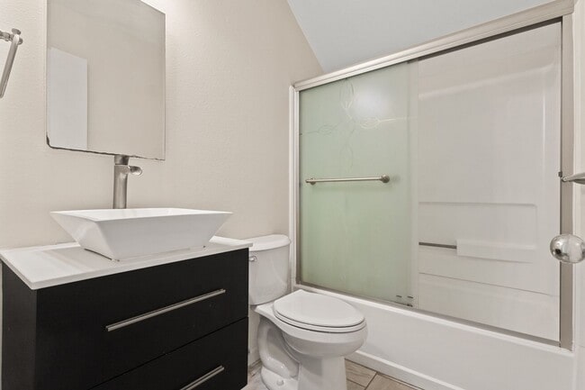 Building Photo - Pet-Friendly 4BR/3BA Home w/ Solar + Tesla Batteries in Ewa Gentry