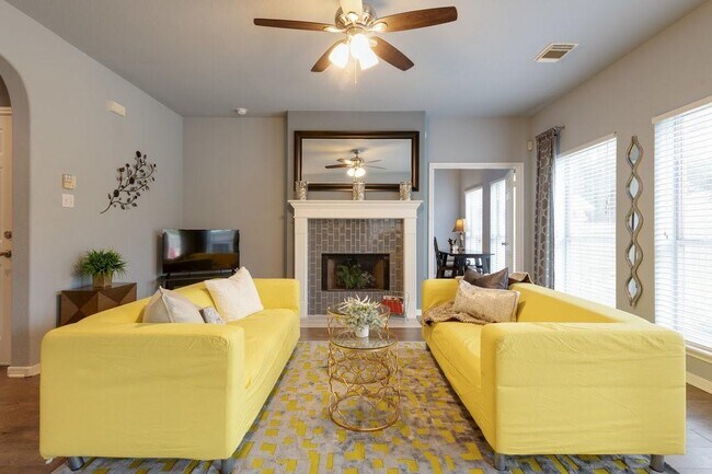 Building Photo - 14403 Olive Hill Dr