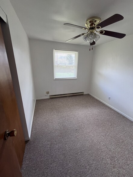 Building Photo - 1699 Edgewood Dr
