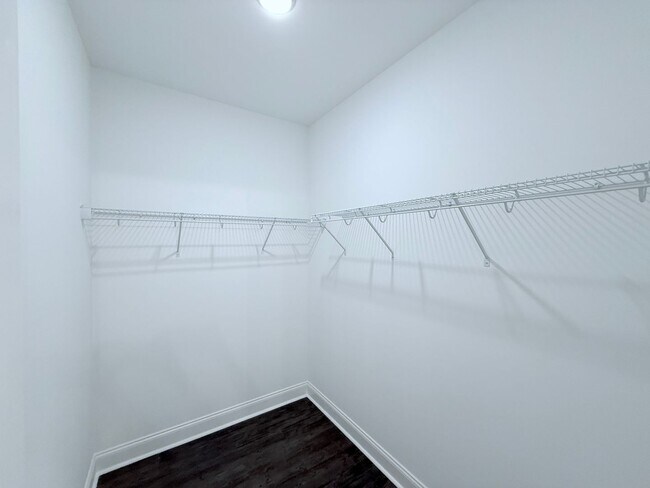 Building Photo - NEW South Grove unit