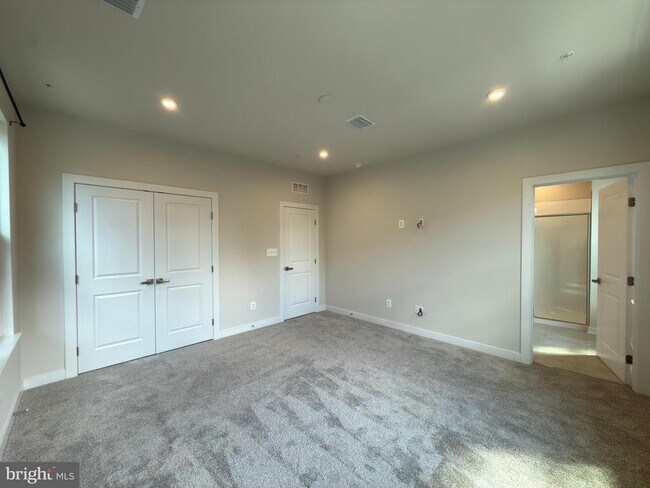Building Photo - 14441 Albemarle Point Pl