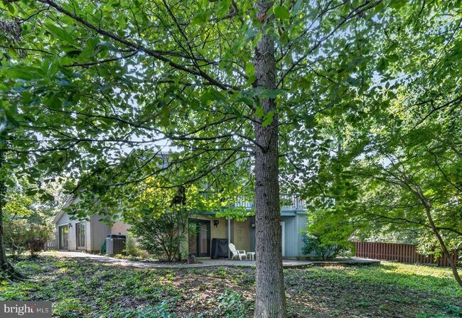 Building Photo - 6 Youngs Farm Ct