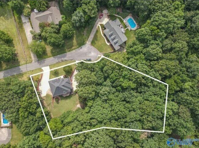 Building Photo - 104 Elm Cove
